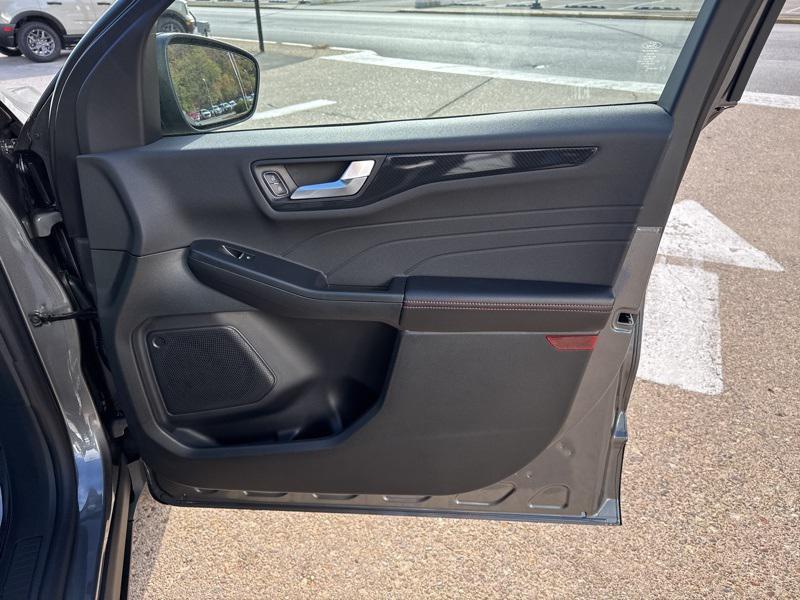 new 2025 Ford Escape car, priced at $27,631