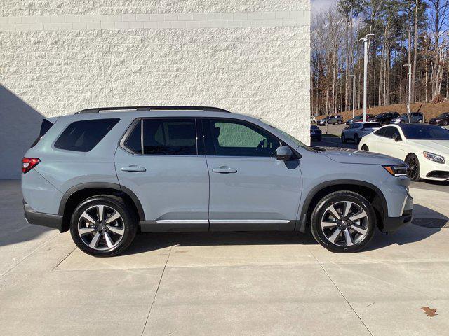 new 2025 Honda Pilot car, priced at $53,650