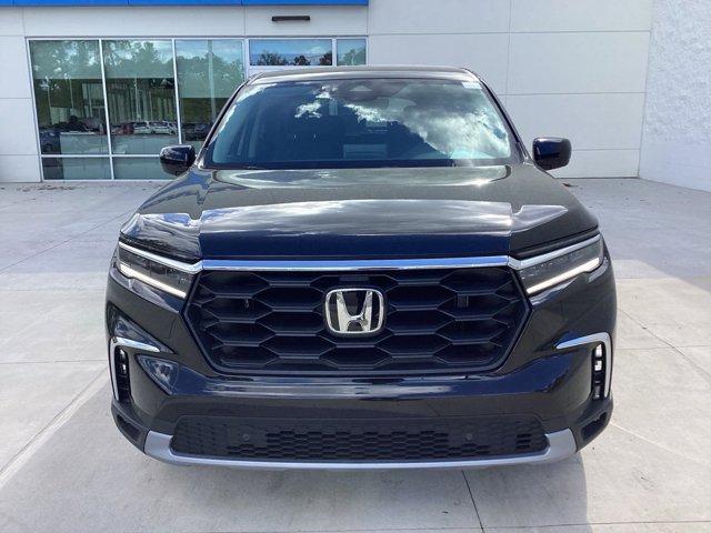 new 2025 Honda Pilot car, priced at $46,695