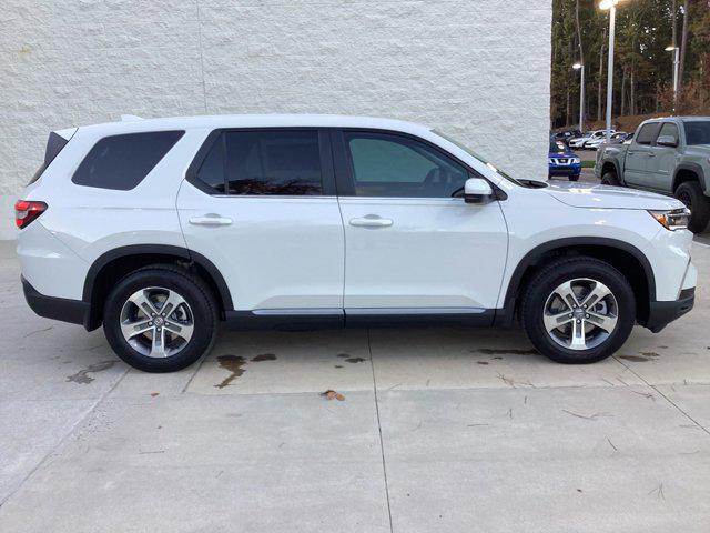 new 2025 Honda Pilot car, priced at $46,080