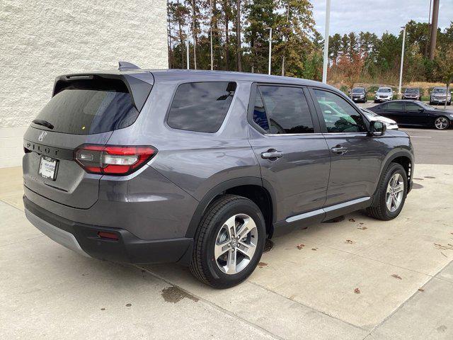 new 2025 Honda Pilot car, priced at $45,600