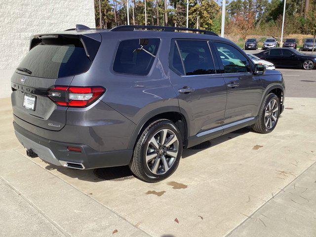 new 2025 Honda Pilot car, priced at $48,950