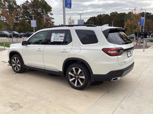 new 2025 Honda Pilot car, priced at $51,450