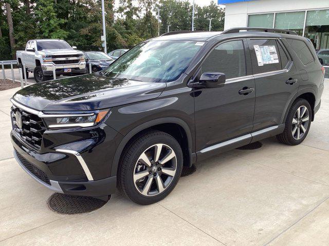 new 2025 Honda Pilot car, priced at $52,415