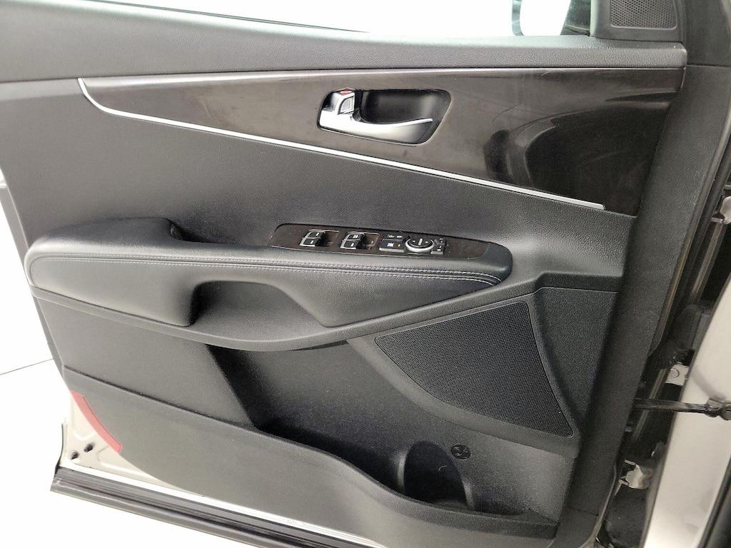 used 2017 Kia Sorento car, priced at $12,998