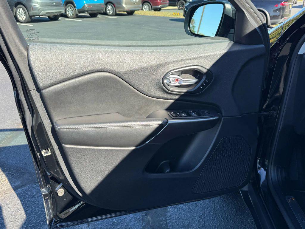used 2019 Jeep Cherokee car, priced at $18,495