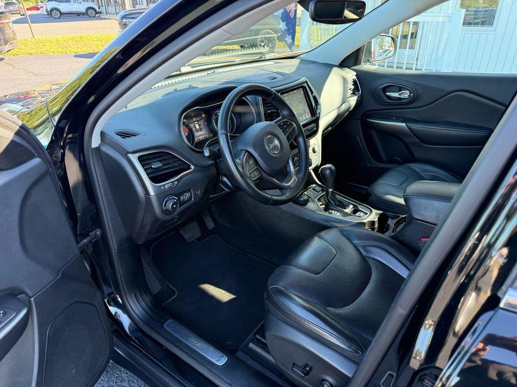 used 2019 Jeep Cherokee car, priced at $18,495
