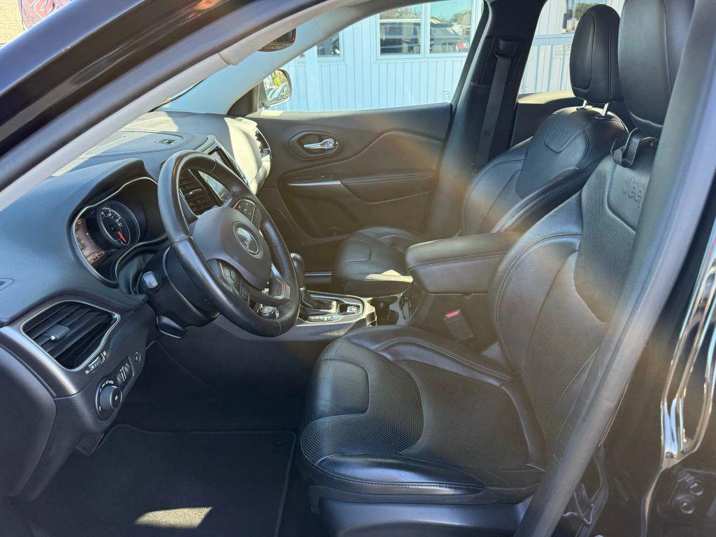 used 2019 Jeep Cherokee car, priced at $18,495