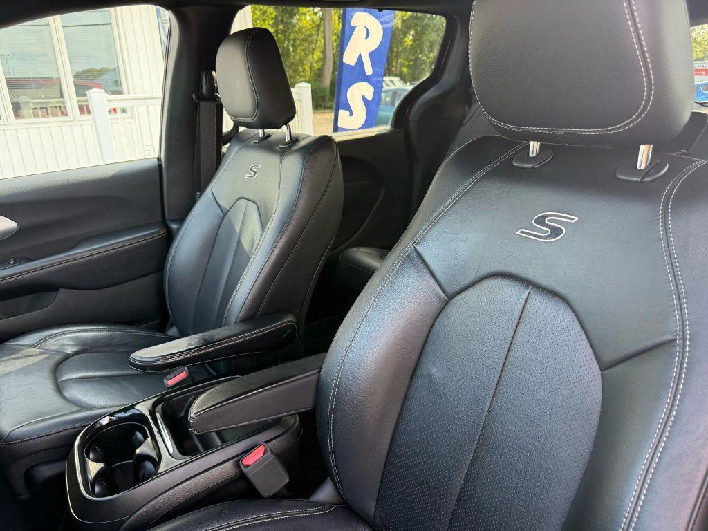 used 2018 Chrysler Pacifica car, priced at $17,995