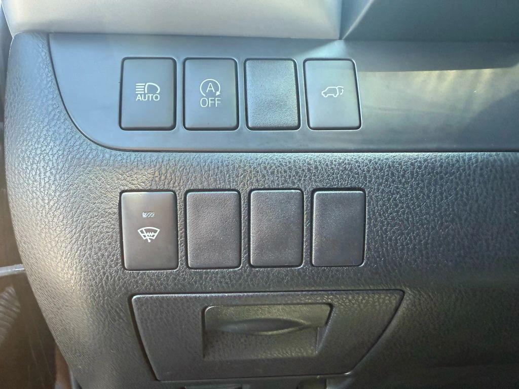 used 2018 Toyota Highlander car, priced at $26,495