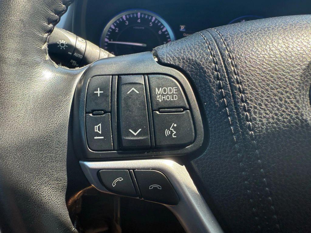 used 2018 Toyota Highlander car, priced at $26,495