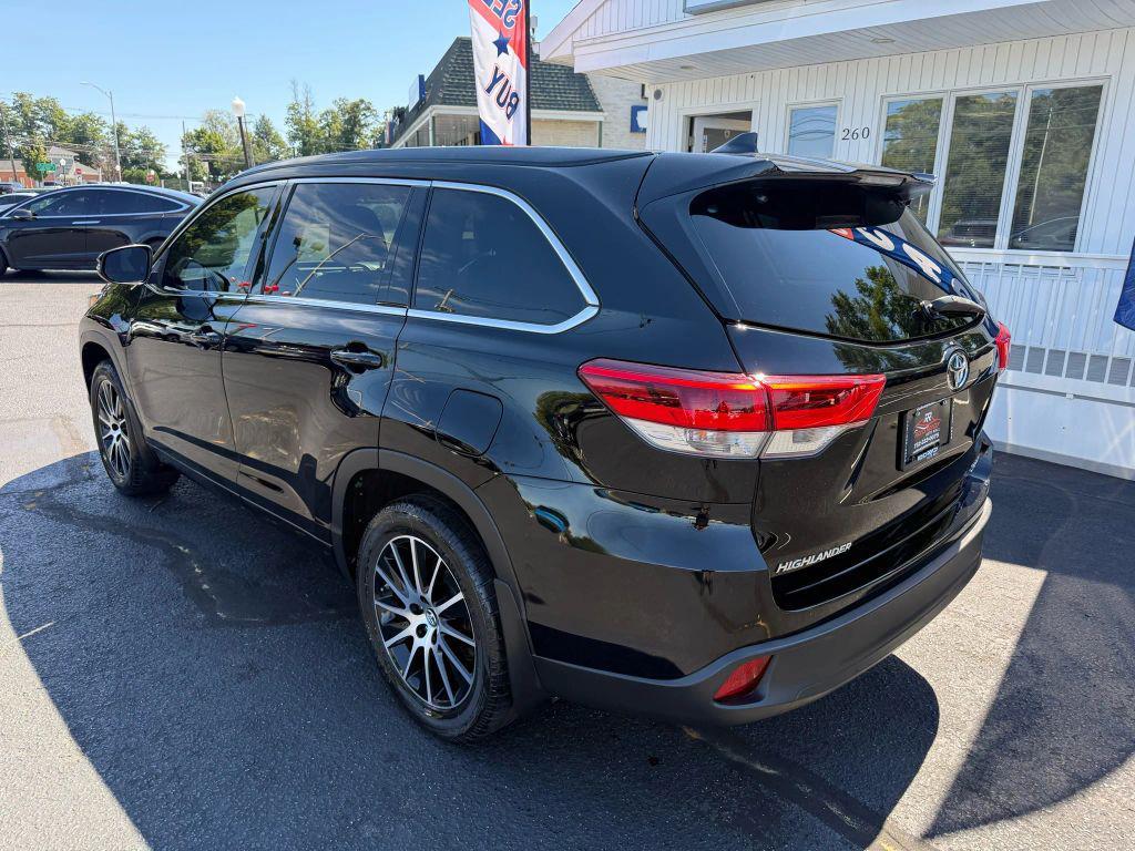 used 2018 Toyota Highlander car, priced at $26,495