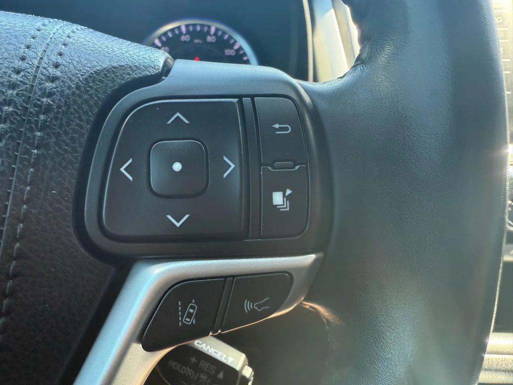 used 2018 Toyota Highlander car, priced at $26,495