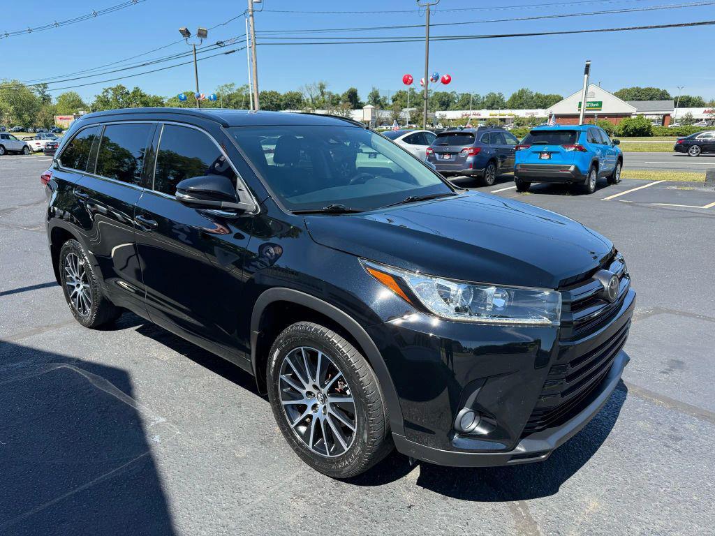 used 2018 Toyota Highlander car, priced at $26,495