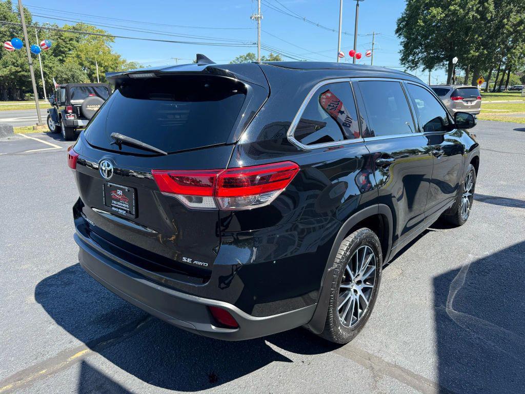 used 2018 Toyota Highlander car, priced at $26,495