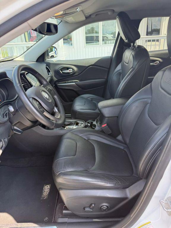 used 2019 Jeep Cherokee car, priced at $17,495
