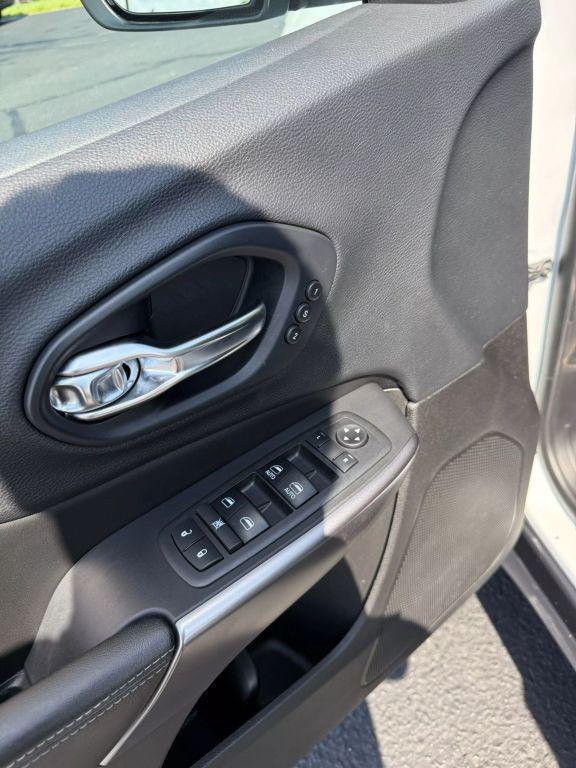 used 2019 Jeep Cherokee car, priced at $17,495