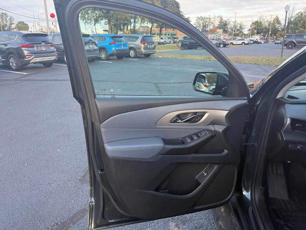 used 2020 Chevrolet Traverse car, priced at $16,995