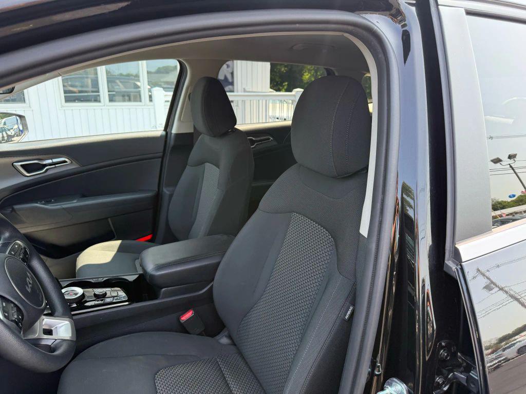 used 2023 Kia Sportage Hybrid car, priced at $25,995