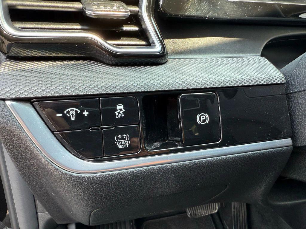 used 2023 Kia Sportage Hybrid car, priced at $25,995