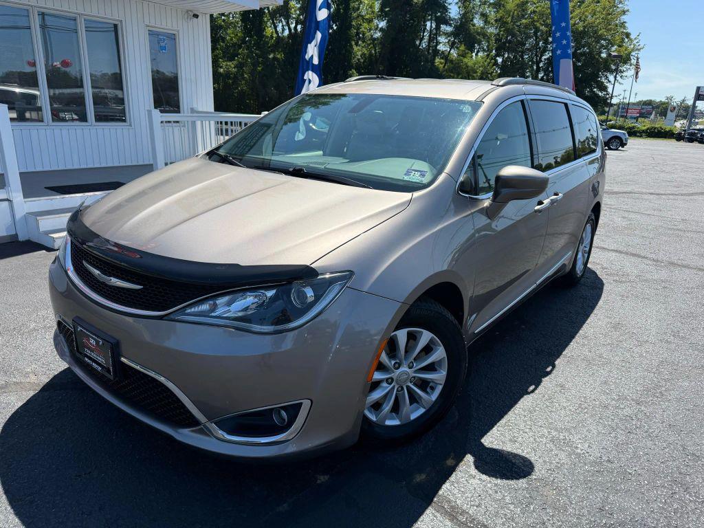 used 2017 Chrysler Pacifica car, priced at $15,495