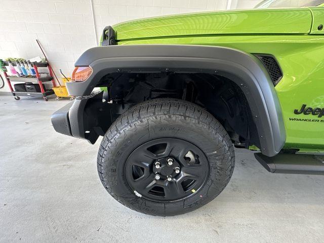 new 2025 Jeep Wrangler car, priced at $41,234