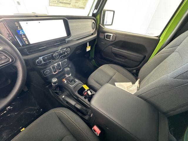 new 2025 Jeep Wrangler car, priced at $41,234