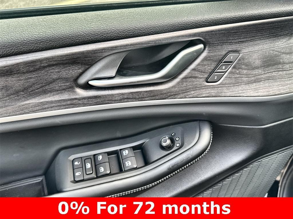 new 2025 Jeep Grand Cherokee car, priced at $49,044