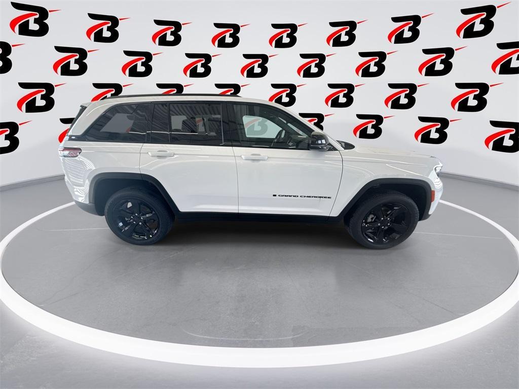 new 2025 Jeep Grand Cherokee car, priced at $40,080