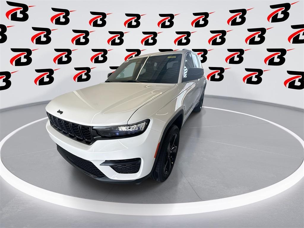 new 2025 Jeep Grand Cherokee car, priced at $40,080