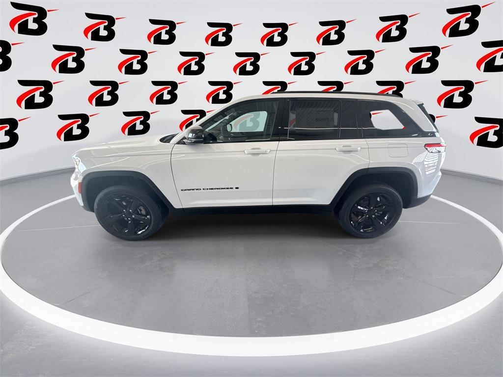 new 2025 Jeep Grand Cherokee car, priced at $40,080