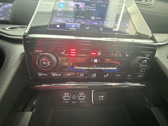 new 2025 Jeep Grand Cherokee car, priced at $41,580