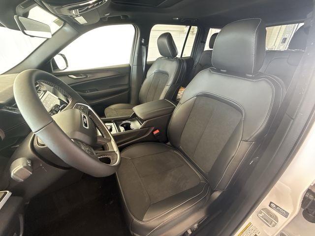 new 2025 Jeep Grand Cherokee car, priced at $41,580