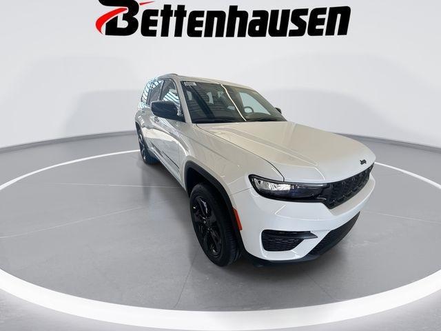 new 2025 Jeep Grand Cherokee car, priced at $41,580