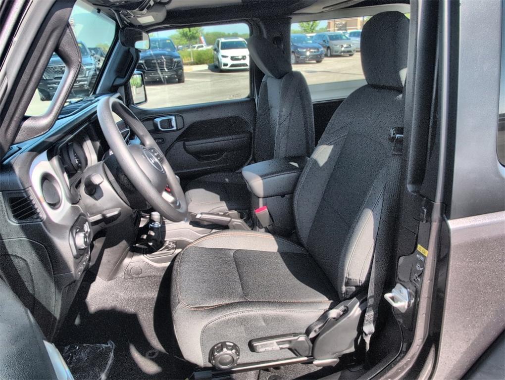 new 2025 Jeep Wrangler car, priced at $31,374