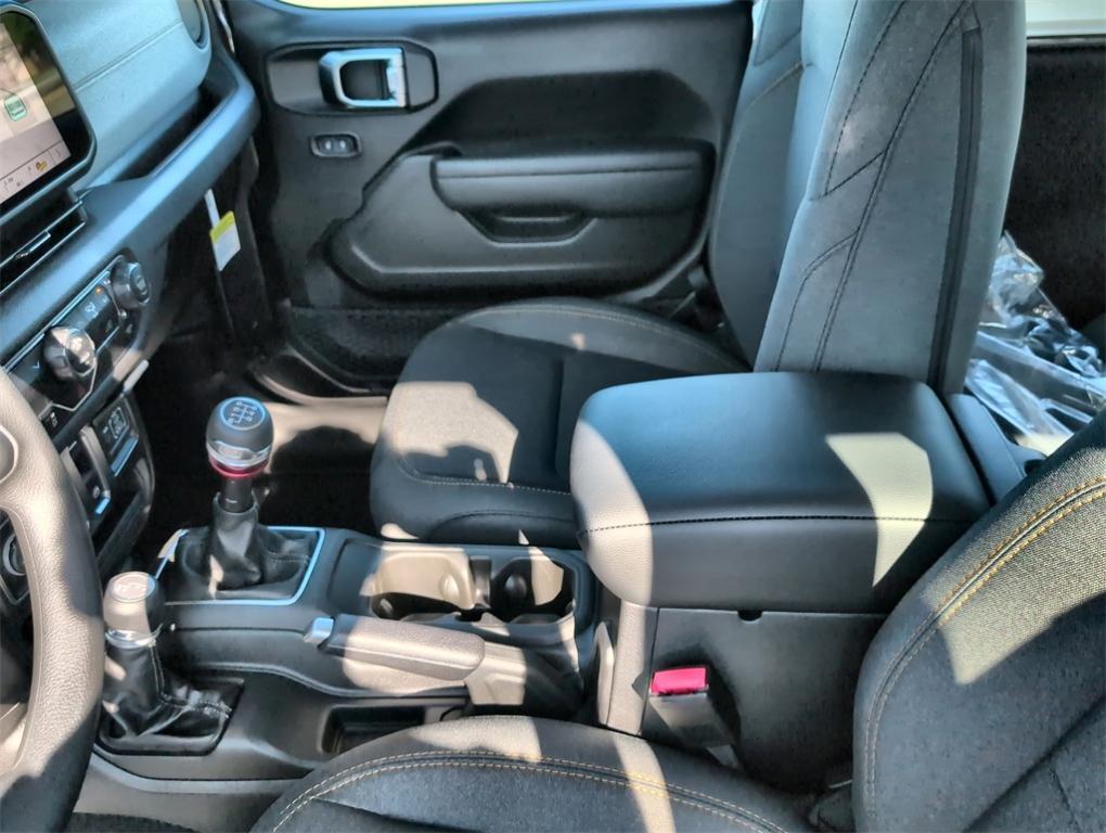 new 2025 Jeep Wrangler car, priced at $31,374