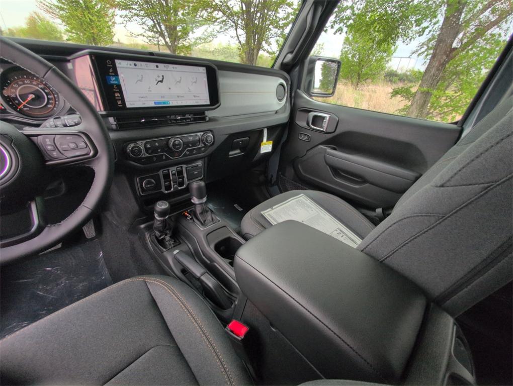 new 2025 Jeep Wrangler car, priced at $45,980