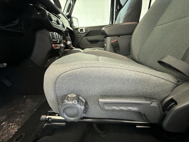 new 2025 Jeep Wrangler car, priced at $51,907