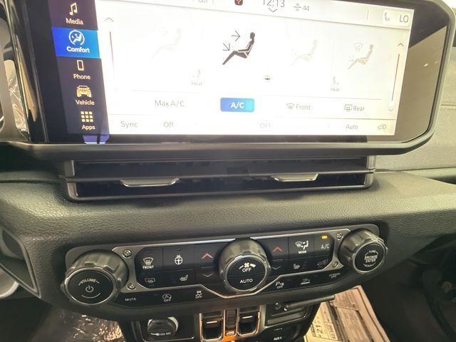 new 2025 Jeep Wrangler car, priced at $51,907