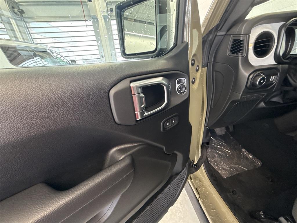 new 2025 Jeep Wrangler car, priced at $48,570