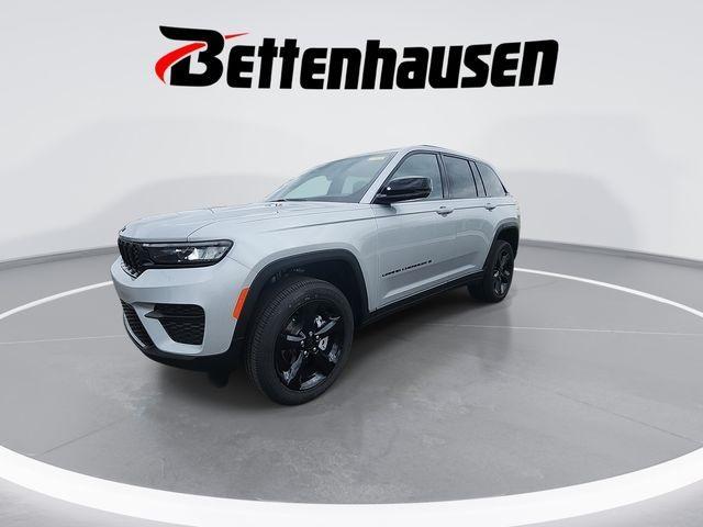 new 2024 Jeep Grand Cherokee car, priced at $39,175