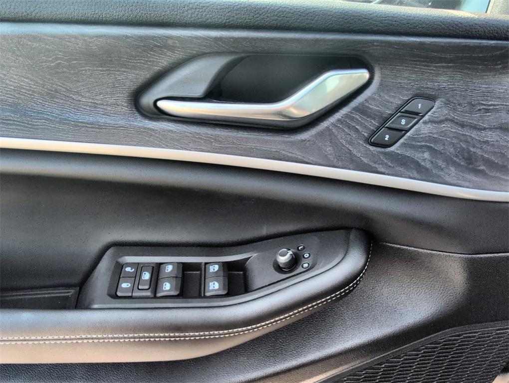 new 2025 Jeep Grand Cherokee car, priced at $49,149