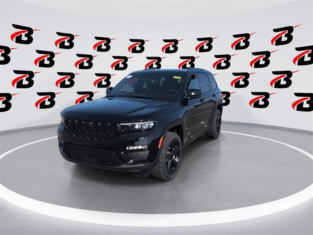 new 2025 Jeep Grand Cherokee car, priced at $49,149