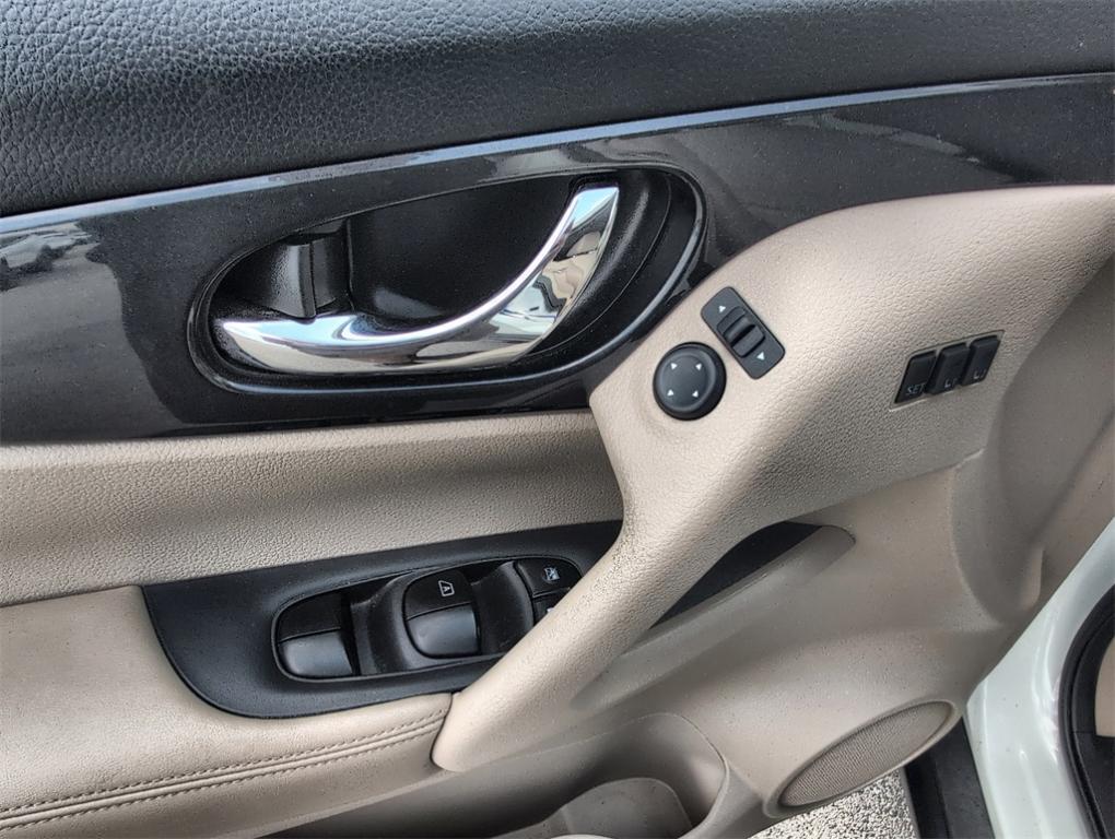 used 2018 Nissan Rogue car, priced at $15,900