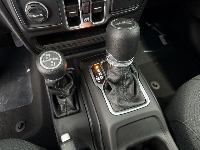 new 2025 Jeep Gladiator car, priced at $42,852
