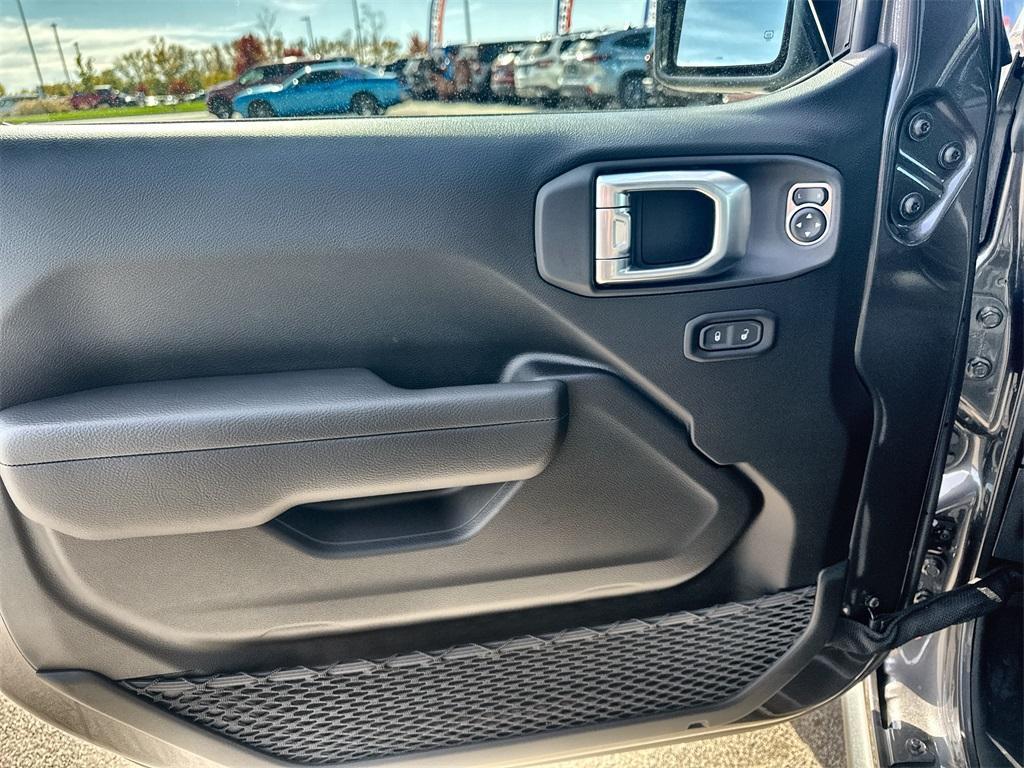 new 2026 Jeep Wrangler car, priced at $47,038