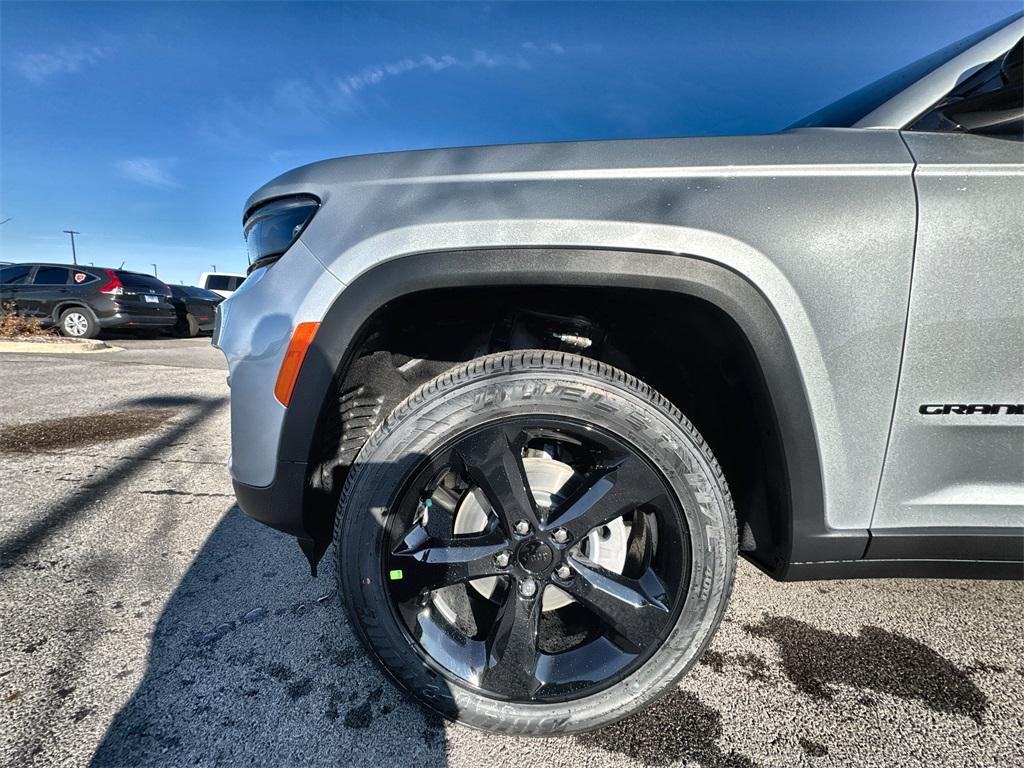 new 2025 Jeep Grand Cherokee car, priced at $41,675