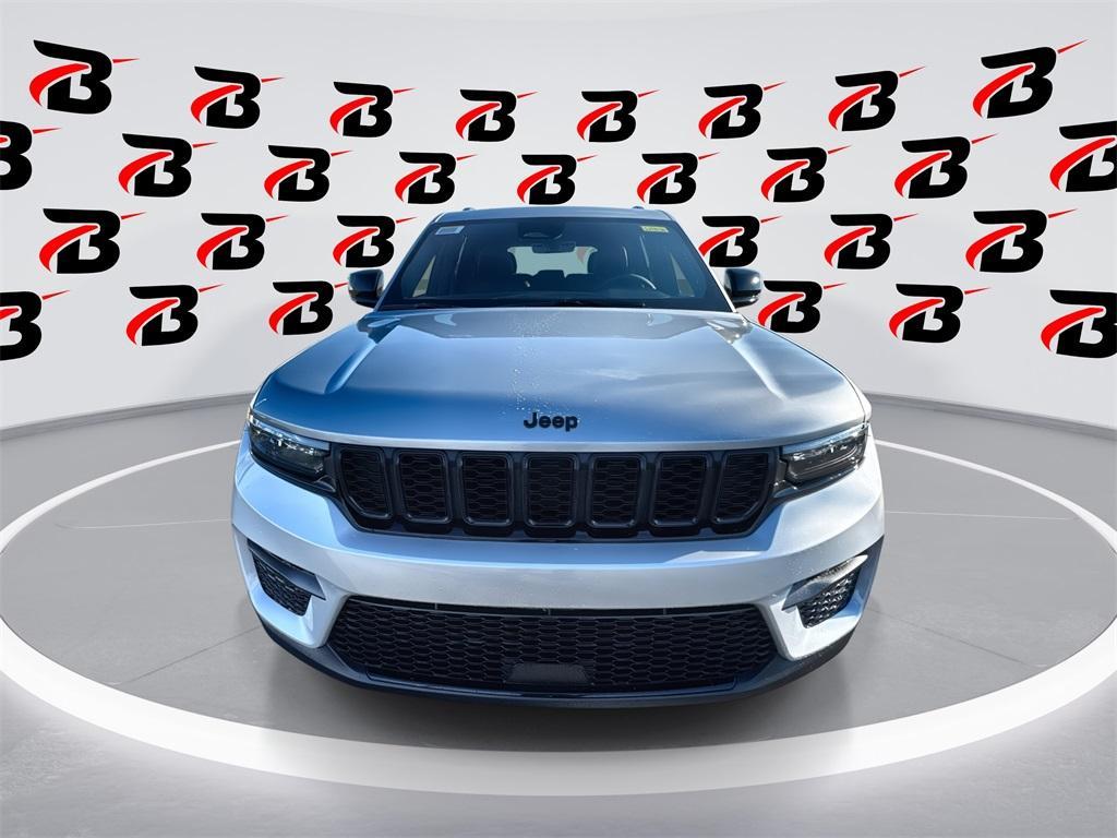 new 2025 Jeep Grand Cherokee car, priced at $41,675