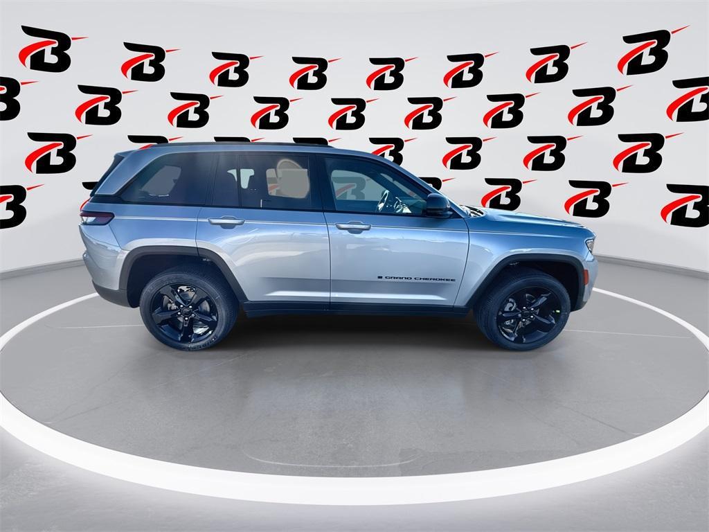 new 2025 Jeep Grand Cherokee car, priced at $41,675