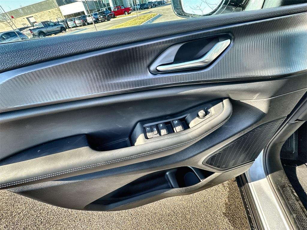 new 2025 Jeep Grand Cherokee car, priced at $41,675